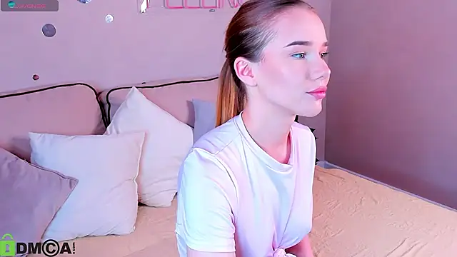 Nicole Vasquez online show from February 2026 09:48:01 AM