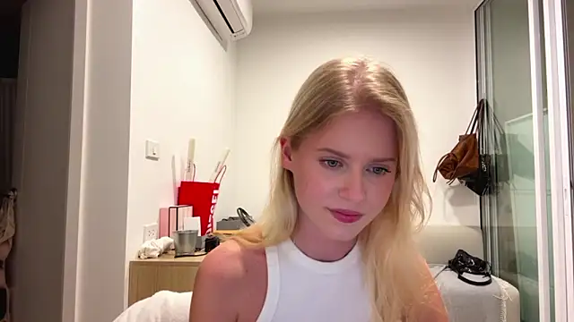 Snapshot of Slay_Swag chatting on February 2026 10:20:02 AM Slay Swag online show from February 2026 10:20:02 AM