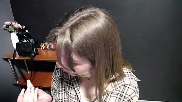 Snapshot of Sunny_siren chatting on May 2026 12:34:02 PM Sunny siren online show from May 2026 12:34:02 PM