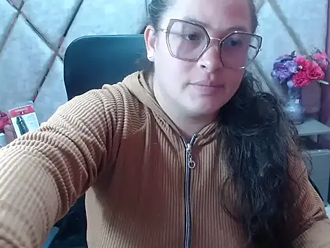 Snapshot of Sarah_Boobs_ chatting on February 2026 03:26:01 AM Sarah Boobs online show from February 2026 03:26:01 AM