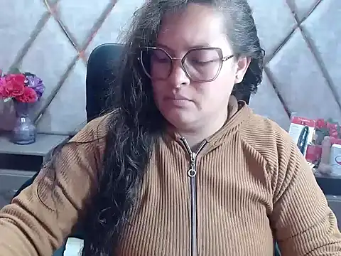 Snapshot of Sarah_Boobs_ chatting on February 2026 03:07:02 AM Sarah Boobs online show from February 2026 03:07:02 AM