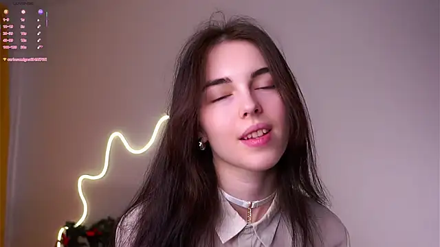 Snapshot of MirnaTellado chatting on February 2026 06:03:01 PM MirnaTellado online show from February 2026 06:03:01 PM