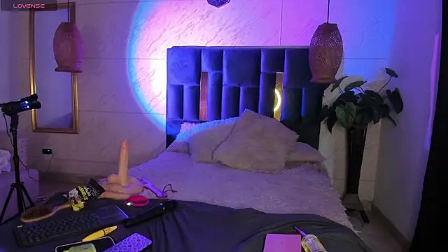 sophia willliamss online show from February 2026 12:38:01 PM