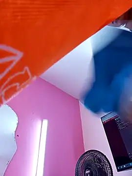 mitzukywinteer online show from February 2026 07:39:01 PM