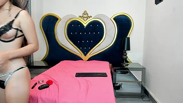 SofiaArsila online show from February 2026 12:01:02 PM