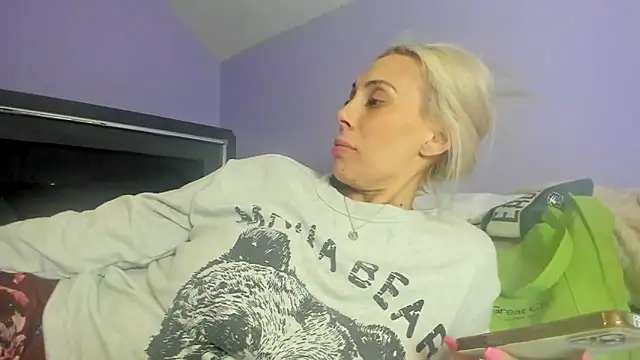 Snapshot of LindseyFAFO chatting on February 2026 07:34:02 PM LindseyFAFO online show from February 2026 07:34:02 PM