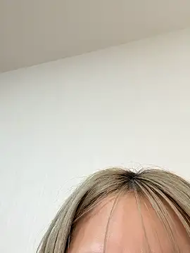 yumi0025 online show from January 2026 03:54:01 AM