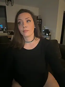 21tweetypie21 online show from February 2026 06:39:02 PM