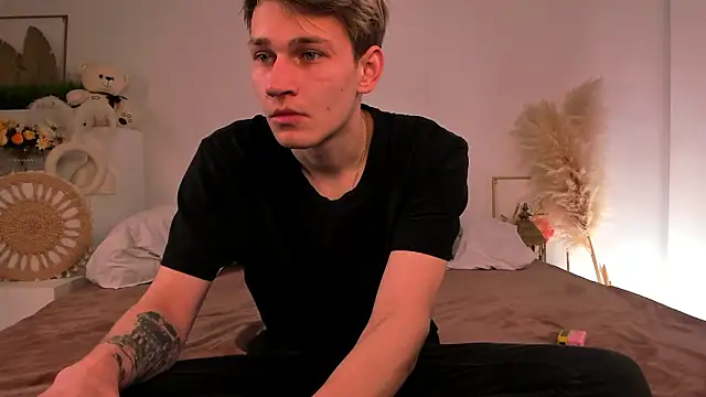 Snapshot of Volan_Starts chatting on February 2026 12:04:01 PM Volan Starts online show from February 2026 12:04:01 PM