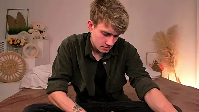 Snapshot of Volan_Starts chatting on February 2026 12:06:02 PM Volan Starts online show from February 2026 12:06:02 PM