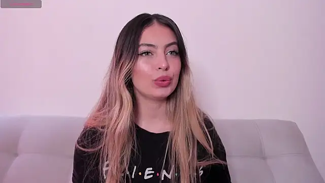 Snapshot of Fernanda_aaaa chatting on May 2026 02:12:01 PM Fernanda aaaa online show from May 2026 02:12:01 PM