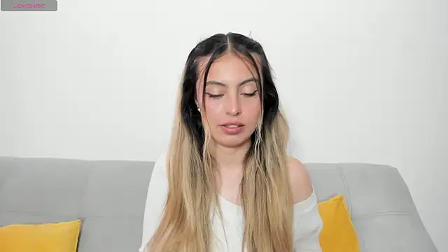 Snapshot of Fernanda_aaaa chatting on May 2026 02:24:02 PM Fernanda aaaa online show from May 2026 02:24:02 PM