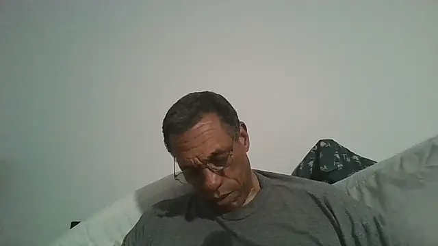 swimmer2496 online show from April 2026 01:40:01 AM