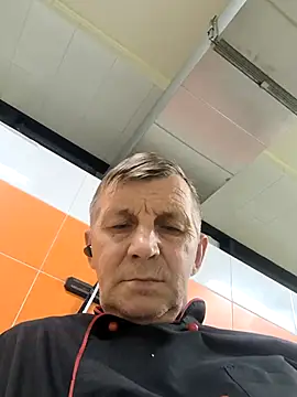 andrei73200 online show from February 2026 01:22:01 PM