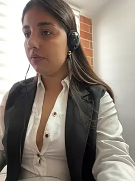 A-uroora online show from February 2026 11:35:02 AM