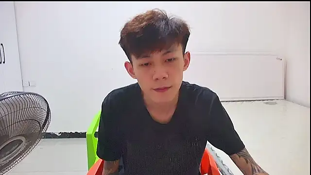 Snapshot of paofu-001 chatting on May 2026 12:00:02 PM paofu-001 online show from May 2026 12:00:02 PM