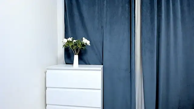 Snapshot of TreasaCrebs chatting on February 2026 09:25:02 PM TreasaCrebs online show from February 2026 09:25:02 PM