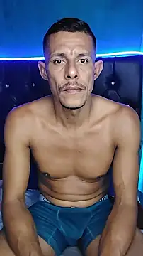 juanmaur22 online show from February 2026 10:26:01 PM