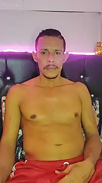 juanmaur22 online show from March 2026 05:08:01 PM