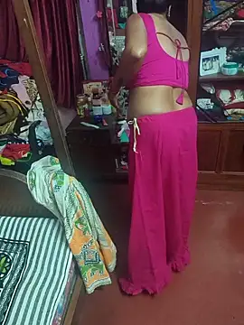 Snapshot of Little-Roshni chatting on February 2026 04:49:01 PM Little-Roshni online show from February 2026 04:49:01 PM