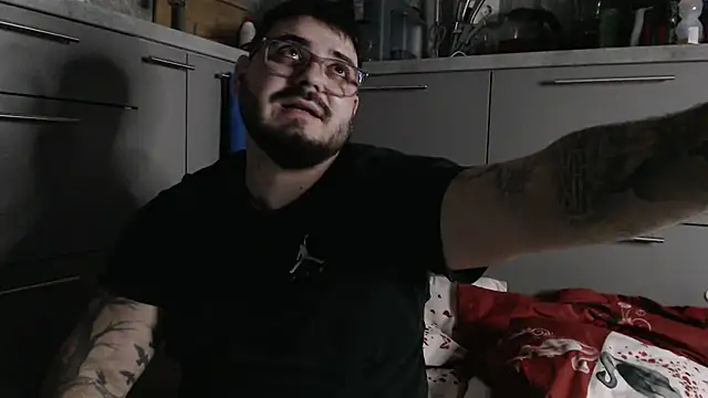 HiddendesireXO01 online show from February 2026 08:18:02 PM