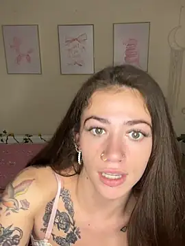 Snapshot of ValenciaTheVixenXX chatting on February 2026 05:19:02 PM ValenciaTheVixenXX online show from February 2026 05:19:02 PM