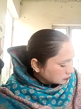 Cute-karisma1234 online show from February 2026 01:48:01 AM