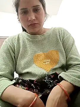 Cute-karisma1234 online show from February 2026 04:56:01 PM