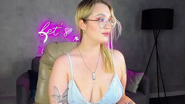 Snapshot of Viickie_Nelsson chatting on August 2026 09:23:02 AM Viickie Nelsson online show from August 2026 09:23:02 AM