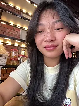 Snapshot of Lyn-be99 chatting on May 2026 04:29:02 AM Lyn-be99 online show from May 2026 04:29:02 AM