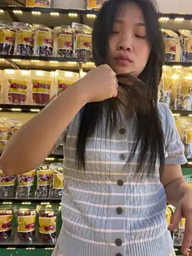 Snapshot of Lyn-be99 chatting on May 2026 03:34:01 AM Lyn-be99 online show from May 2026 03:34:01 AM