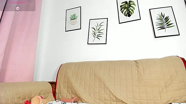 DomenicaW online show from February 2026 12:31:01 PM