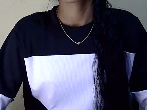 Snapshot of Khushi_v chatting on February 2026 02:32:02 PM Khushi v online show from February 2026 02:32:02 PM