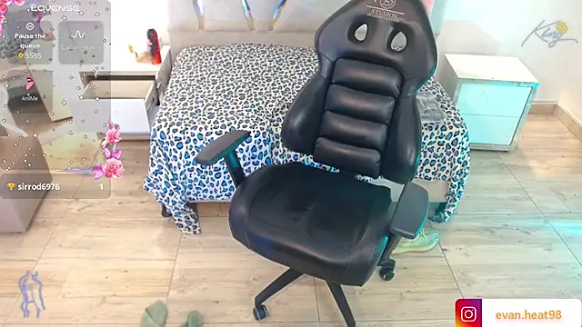 EVAN TAY online show from February 2026 06:22:01 AM