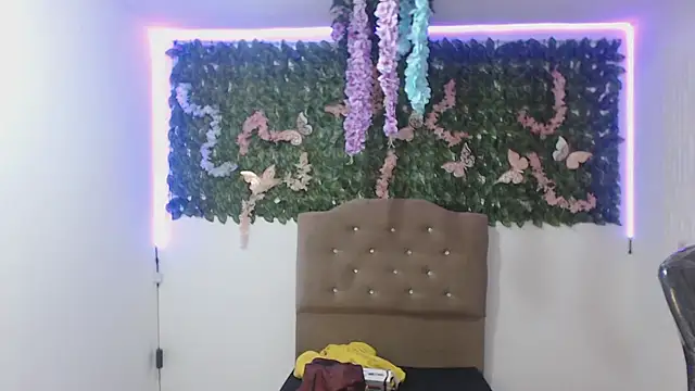 Snapshot of adara_cute_69 chatting on February 2026 04:04:02 PM adara cute 69 online show from February 2026 04:04:02 PM