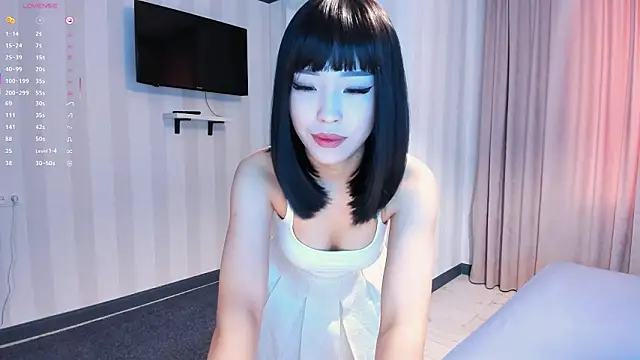 Snapshot of laumalove chatting on February 2026 05:12:02 AM laumalove online show from February 2026 05:12:02 AM