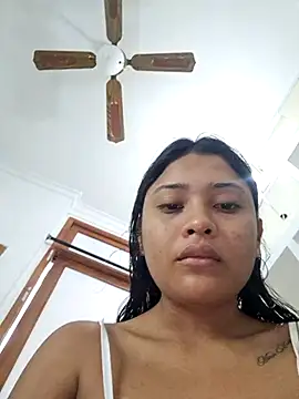 Layla em online show from February 2026 12:26:01 PM