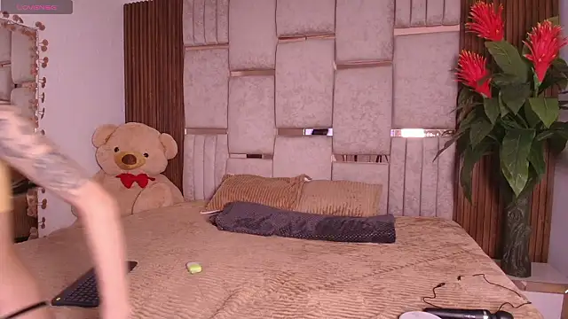 Snapshot of Zoe_dim chatting on February 2026 01:19:02 PM Zoe dim online show from February 2026 01:19:02 PM