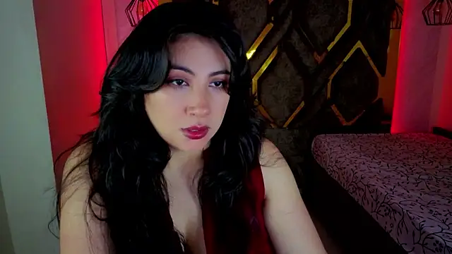 Snapshot of Luvienne chatting on February 2026 07:29:02 PM Luvienne online show from February 2026 07:29:02 PM