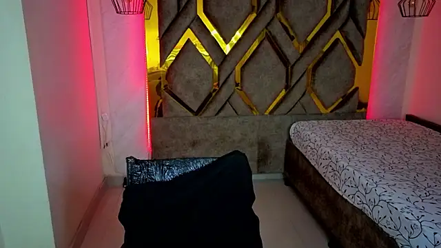 Snapshot of Luvienne chatting on February 2026 08:35:01 PM Luvienne online show from February 2026 08:35:01 PM