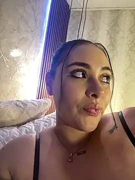 Snapshot of milaocean chatting on February 2026 03:51:02 AM milaocean online show from February 2026 03:51:02 AM