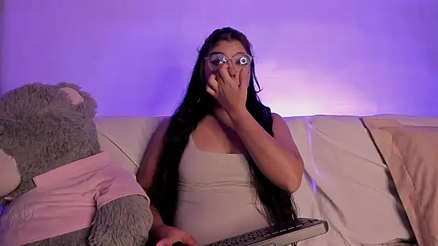 ViolettM online show from February 2026 12:33:02 PM