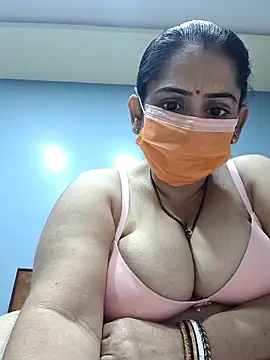 diyam4002 online show from February 2026 07:18:01 AM