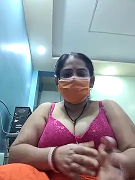 diyam4002 online show from February 2026 02:56:02 PM