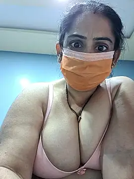 diyam4002 online show from February 2026 09:19:02 PM