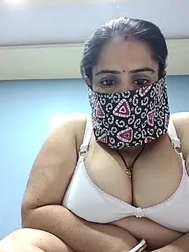 diyam4002 online show from February 2026 09:24:02 AM