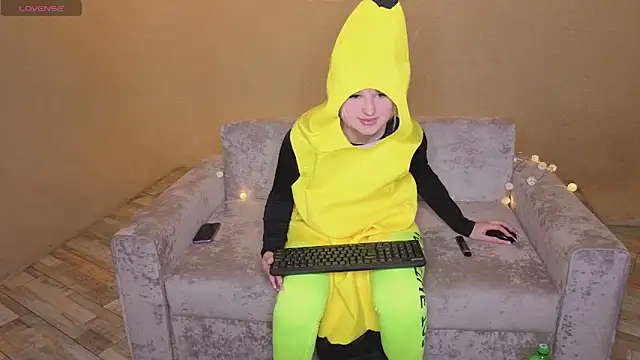 Snapshot of grase_neon chatting on March 2026 09:37:01 AM grase neon online show from March 2026 09:37:01 AM