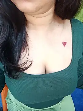 Snapshot of alinaarora chatting on February 2026 06:09:02 AM alinaarora online show from February 2026 06:09:02 AM