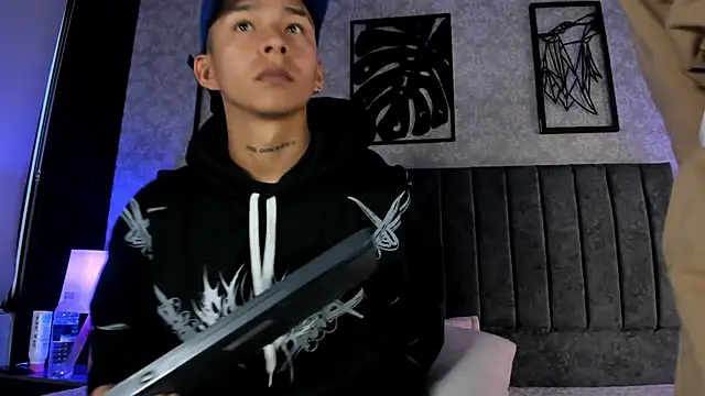 bliinkii and luka  online show from February 2026 12:32:02 PM