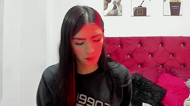 Snapshot of Isabella_Moon9 chatting on February 2026 11:25:01 AM Isabella Moon9 online show from February 2026 11:25:01 AM